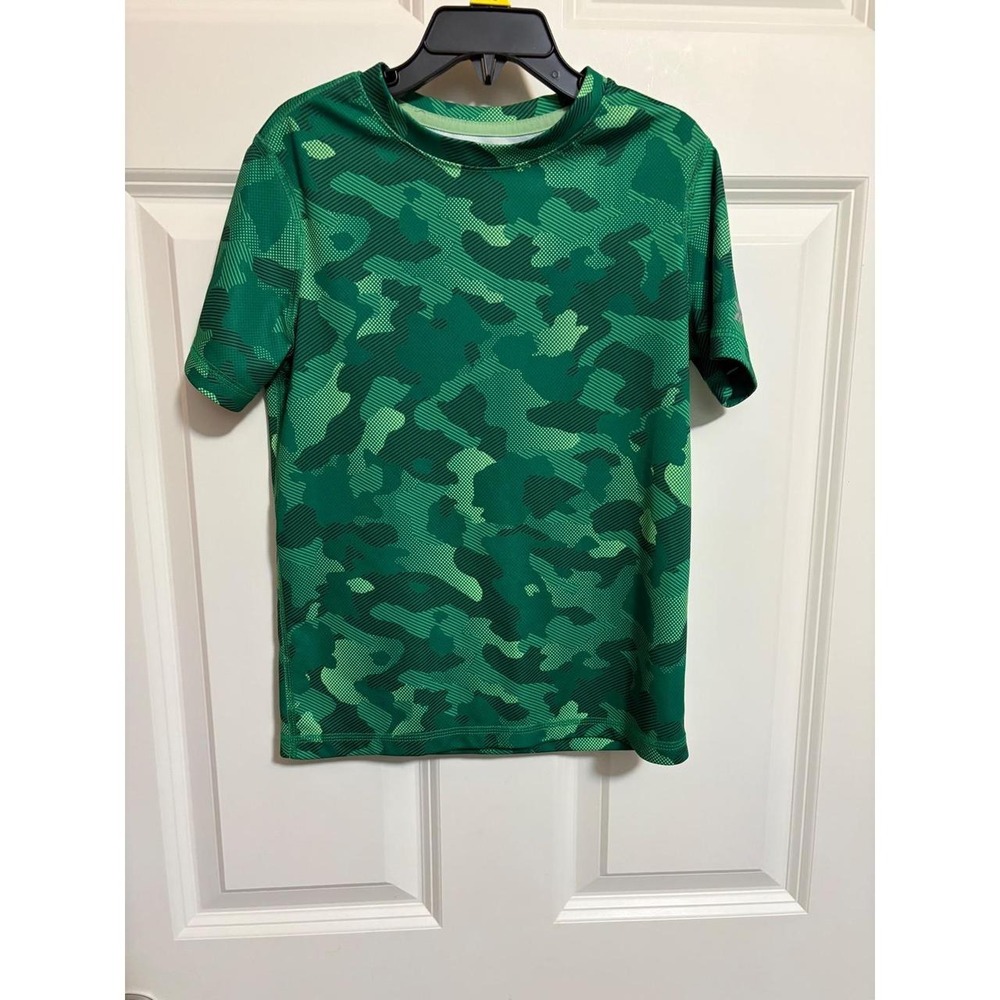 All In Motion Boys Green Digital Camo Short Sleeve Activewear Tee Shirt sz S 6/7